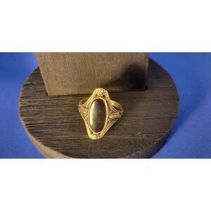 Vintage Gold-Plated Onyx Ring With Ornate Detailing avon